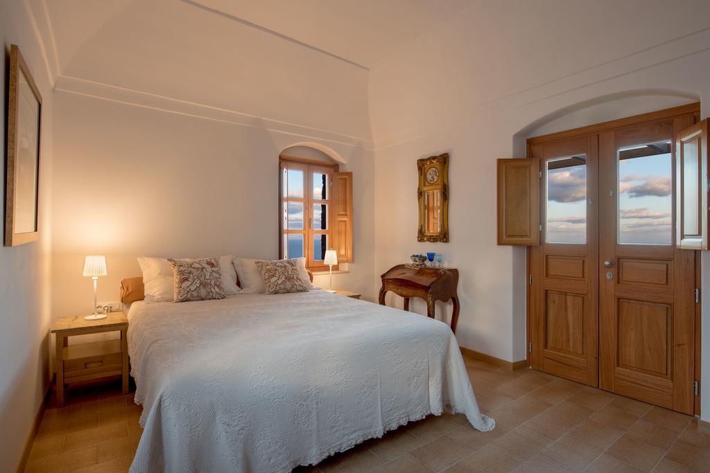 Casasantantonio 18Th Century Luxury Mansion Apartment Fira  Exterior photo